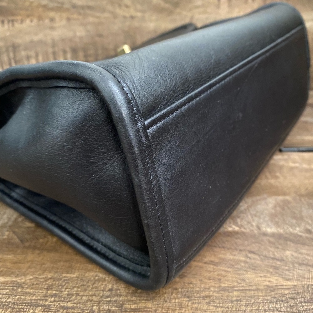 SOLD | Vintage Coach | Manor Bag - Picture 9 of 12